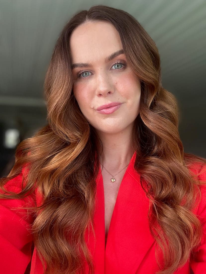 Satisfied customer after color analysis